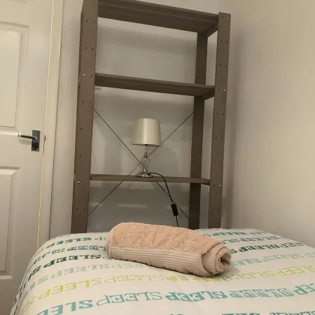 Small Modern Comfortable 2 Bedroom Apartment Cmyr