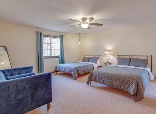 Huge 3 Story House Minutes From The Lake! - 3-Sterne