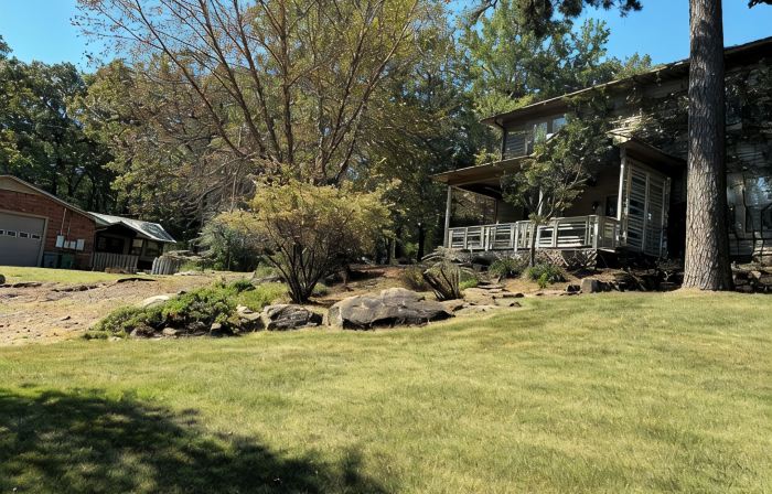 Paw Paw Tree Estate Home with Three Bedroom Guest House.   Sleeps 19 +