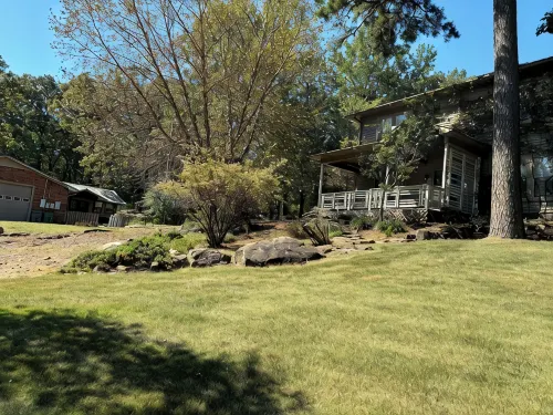 Paw Paw Tree Estate Home with Three Bedroom Guest House.   Sleeps 19 + - Wifi