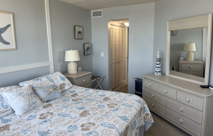 Oceanfront Getaway!! Relaxing Condo on the No-Drive Beach15% Discount Thru July