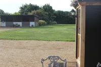 DAIRY COTTAGE. Delightful luxury rustic cottage nr New Forest and South Coast.