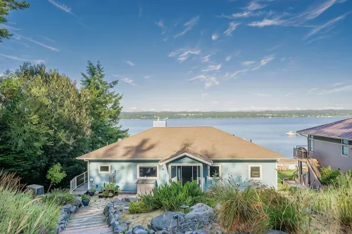 Whidbey Island No-Bank Waterfront Beach House - 3성급