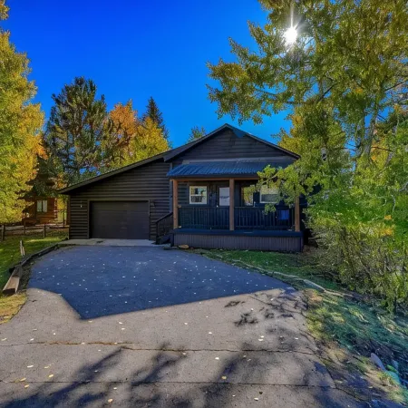Pagosa Lakefront Home w/ Hot Tub, A/C, & Canoe!
