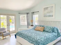 Sunny Suite Retreat! – 7 Bed, 4 Bath, FREE Heated Spa & Pool - Homestays