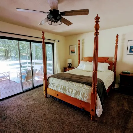 Yosemite Gateway Retreat: Your Ideal Vacation Haven Awaits!