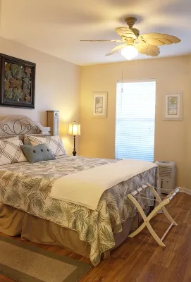 Beachside Condo - Family Friendly & just a short block away from the ocean.