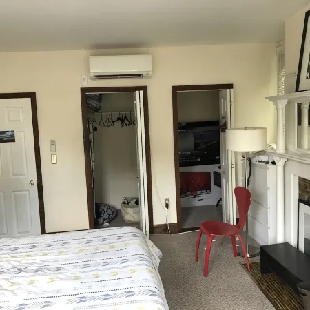 Spacious Roland Park Apt near Hopkins