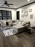 Modern Farmhouse 3-bedroom home, Luxury Master - 3성급