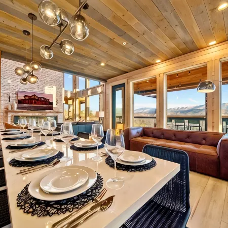 New Amazing! PrivatePickleball~HotTub~FirePit~IndoorPool~Theater-Game Rm-Sleep33