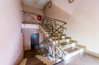 Men'Shikov' Mini-Hotel - parking