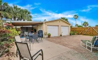 Key Lime Cottage - Updated - 1 Minute Walk to Beach & Pier - 4-Sterne