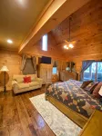 Large Log Cabin ON APP SKIMTN, HotTub, Pool Table, Kayaks, LOCATION! 100+reviews - 4 stjerner