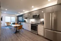 Rooftop Hot Tub, Walk All of Walnut Creek - 4-Star