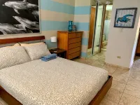 Spacious 3 bedrooms penthouse, near Combate Beach: Pools, Fun & Amazing Sunsets Hotels in Pole Ojea