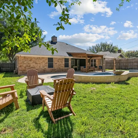 Keller Charm-Near Bear Creek Park & Stadiums,Pool
