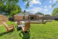 Keller Charm-Near Bear Creek Park & Stadiums,Pool - Boutique