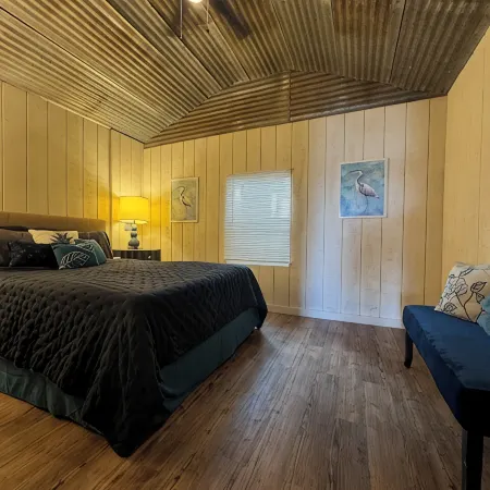 Lake Front Cabin with Marina Access