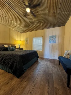 Lake Front Cabin with Marina Access