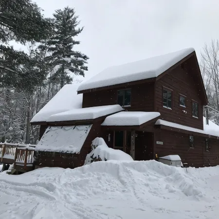 Great Adirondacks retreat with five bedroomsHot tub,pool table.large open space