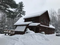 Great Adirondacks  retreat with five bedroomsHot tub,pool table.large open space - Wifi