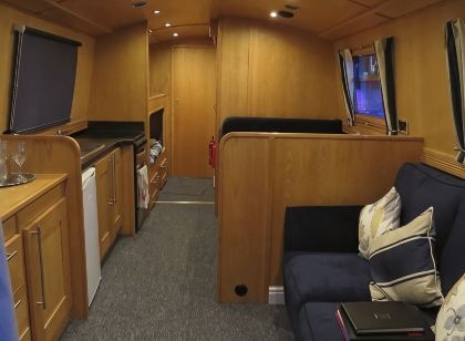 Houseboat Hotels