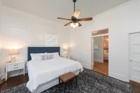 Charming 3-bedroom house with AC and WiFi in fabulous Luling - 4-Star