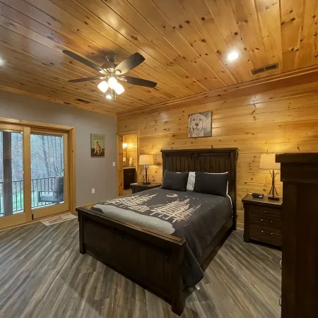 Nature Lovers Dream! Steps from Fishing Plus 140 Acres of Hiking! 4 Bedroom Home by RedAwning