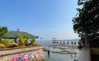 Salsa Beach Hotel Anyer - 2-Star
