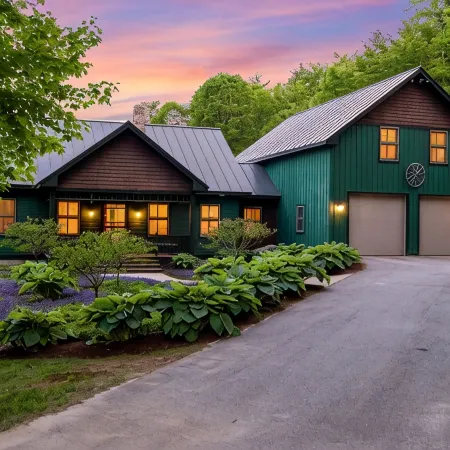 Luxury Riverfront Home on 15+ Private Acres • Hot Tub • Game Room • Sleeps 16 Отели в г. Кэмптон