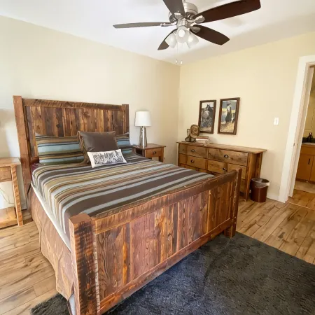 Town Ctr l Hot Tub l Mtn View l Loft l Fireplace