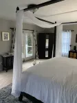 “The Oasis” <br>Beautiful private home with In-ground pool and sauna.<br> - 무료 와이파이