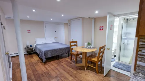 Great Family Times In this lovely Cape with Resort style backyard - Wifi