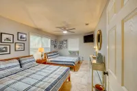 Direct Beach Access, Watersports, Lakeside Firepit and more @ Crystal Cove - 4-Star