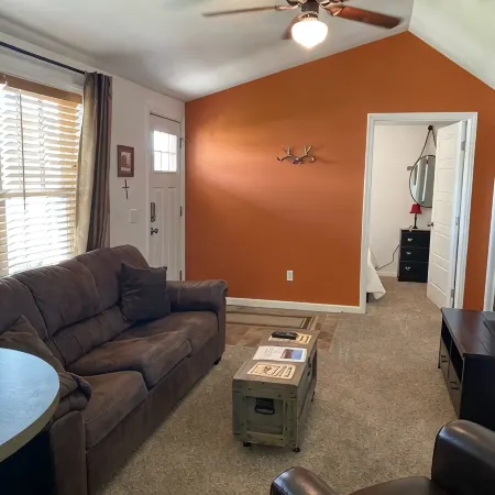 Mama Bear Cottage (Downtown Cody)