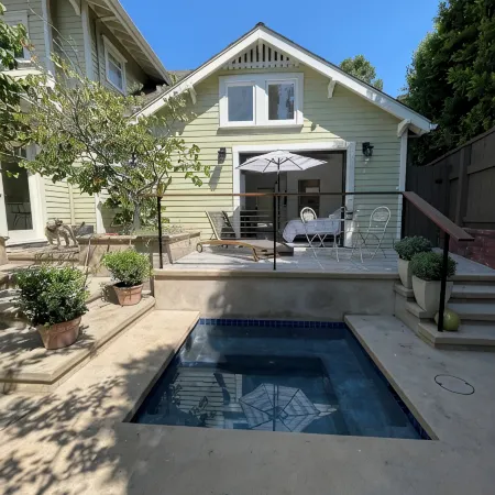 Brand New Charming Guest House in lovely Northwest Glendale CA. Private &Quiet
