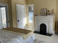 Entire remodeled farmhouse. Hotels in Venango County