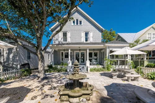 Adorable Guest House walking distance to Historic St. Augustine! - Bungalows