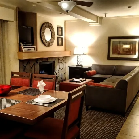 GetAways at the Lodge at Kingsbury Crossing