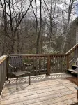 Trail 10 Hideaway, Entire Apartment in Freeman, WV - 2 tähden