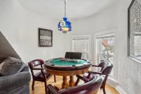 Lakefront Manor MKE - Spacious for groups and steps from beach and downtown - บังกะโล