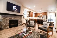 THE MCCALL HIDEAWAY - Cozy Downtown Retreat - 4-Star