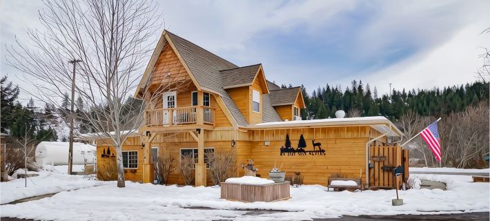 Main floor studio well-furnished room.  Unit 2 with bath/shower bidet toilet Hotels in Shoshone County