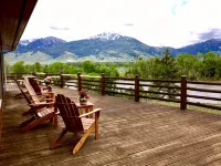 Stunning views right on the Majestic Yellowstone River! - 4성급