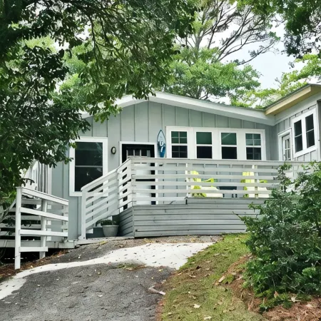 Boho, Plant-Filled Home w/ Wood + Leather Touches, 3 Beds, 2 Baths, Super Clean.