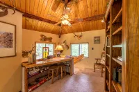 Swimming Pool, Pickleball, Tennis, Basketball Courts, Private Hot  Tub, Sauna. - 4-Star