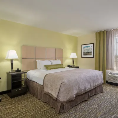 Candlewood Suites MIDWEST CITY by IHG Отели рядом с достопримечательностью «Торговый центр "Кроссроудз"»