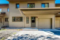 Private Game Room, Close to Town Center and Ski Resort! Pool, Hot Tub & Sauna! - مسبح