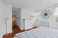 Beautiful downtown retreat, walk everywhere! - Kitchen