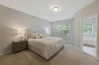 Where Relaxation Meets Home, KING Suite Retreat, 14 MINS to RDU Airport, POOL - 3 stjerner
